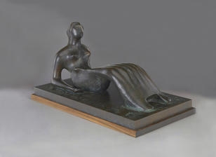 Lauren Bacall's Henry Moore Sculptures Fetch Over $1.3 Million