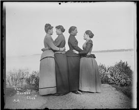 More than 7,500 Prints and Negatives by Trailblazing Photographer Alice Austen Return Home