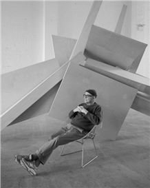 Joel Shapiro (1941–2025)