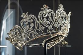 V&A Unveils First Major Cartier Jewels & Watches Exhibition in Nearly 30 Years