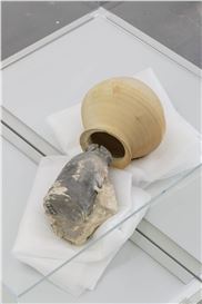 eye below ear at Kunsthal Mechelen