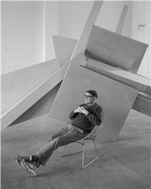Joel Shapiro, Pioneering Sculptor of Dynamic Abstraction, Dies at 83