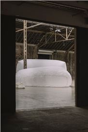 Daniel Hölzl Reimagines the Architecture of Endings with ‘Soft Cycles’ at Berlinische Galerie