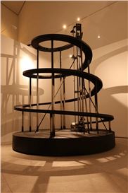 CAFA Graduates Who Believe in “Light” | Mu Yunting: Imagine a Community with a Shared Future for Mankind by Reshaping the “Tower of Babel”