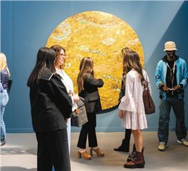 Frieze VIP day defined by dealers’ resilience