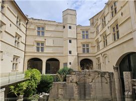 Art Tour to Arles: Where Ancient Legacies Fuel Contemporary Creativity