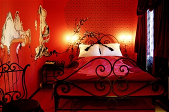 10 Art Hotels Around the World