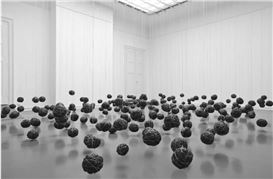 Wangechi Mutu’s Exhibition at Galleria Borghese, Rome, Challenges Classical Art Subversion