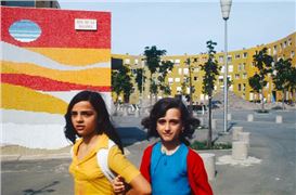 A new exhibition brings the Paris suburbs from the outside to the forefront