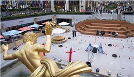 Frieze New York 2025: The Artistic Avant-Garde Takes over The Shed