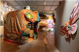 Monster Chetwynd “The Trompe L’oeil Cleavage” at Kunsthaus Zürich