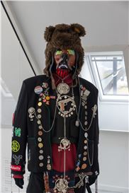 Skakke Folkedrakter – Ikkje Ei Draktutstilling at Hordaland Kunstsenter, Bergen