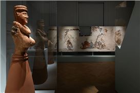 "Kykladitisses: Untold Stories of Women in the Cyclades" inaugurates the Archaeological Museum of Thera