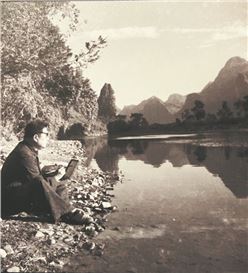 The black camel paints his way to glory