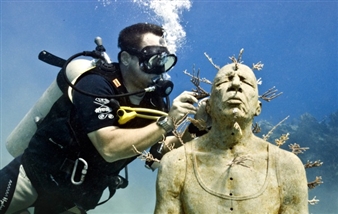 UnderwaterWonderland: The Deep Sea Art of Jason de Caires Taylor